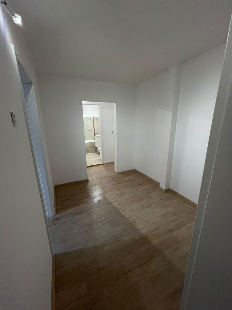 Apartament 2 camere de vanzare Apusului - Poză 2