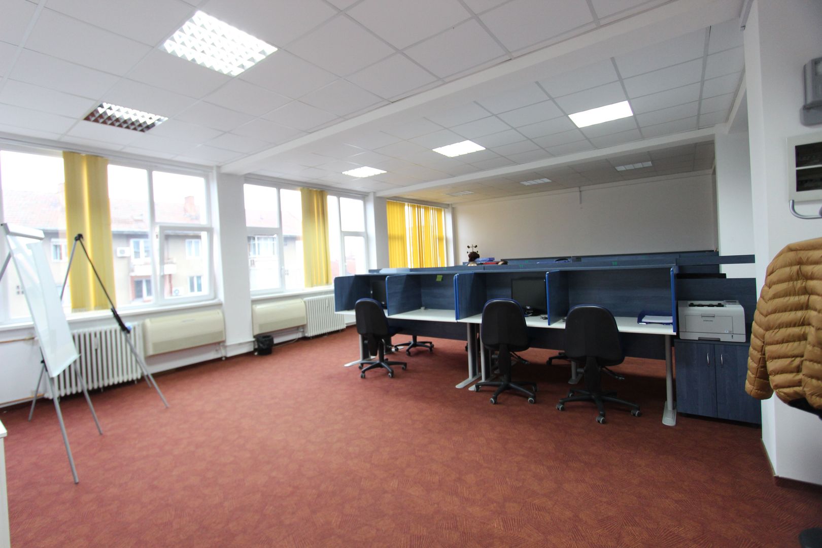 Birouri spatioase in cladire de birouri - Poză 2