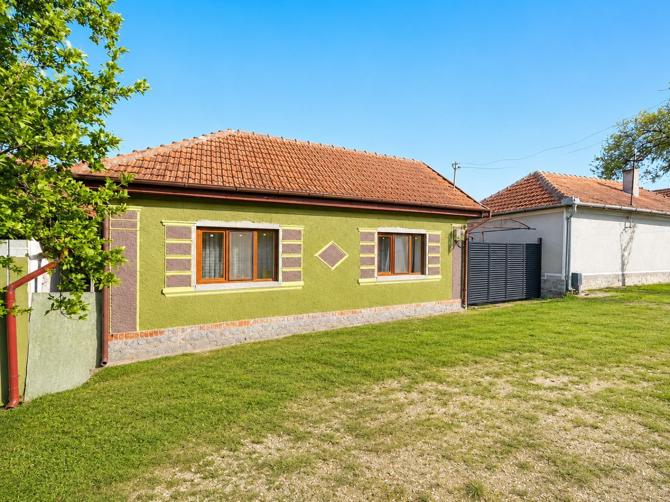 Casă renovată Hidișel - Poză 1