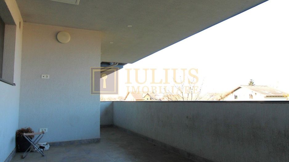 Casa cu 3 camere, locuri de  parcare, curte - Poză 15