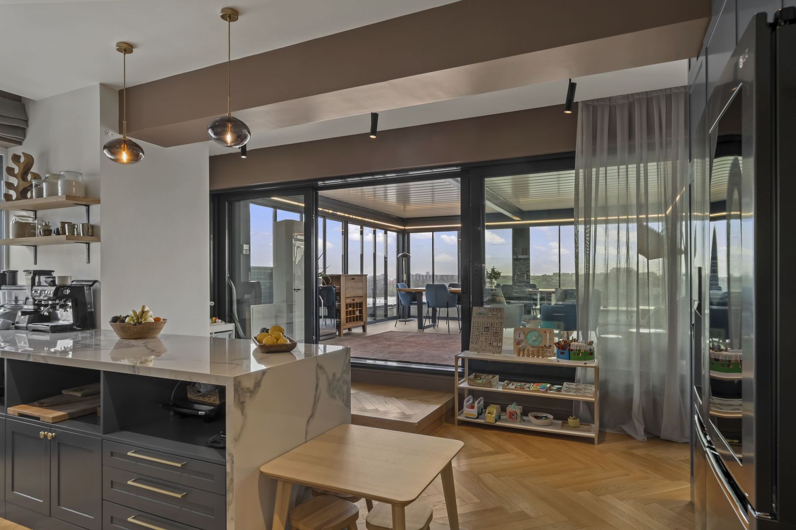 The Panoramic Signature: A Lifestyle Penthouse in Floreasca's Prime Waterfront - Poză 6
