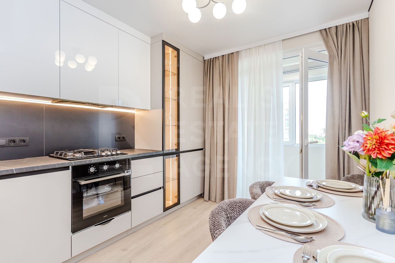 Vânzare, 3 camere, Strada Nicolae Milescu Spătarul, Ciocana - Poză 3