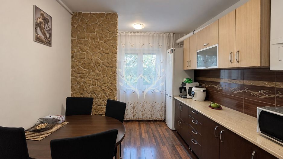 Apartament spatios cu 4 camere, zona centrala Apahida - Poză 4