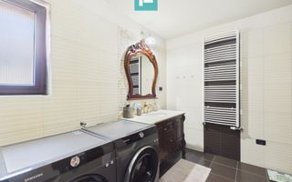 Vilă cu 7 camere de vânzare în zona Central - Poză 53