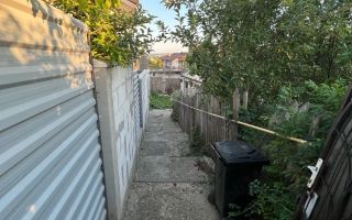 Casă de vânzare în Valea Adâncă, aproape de CUG Nicolina - Poză 5