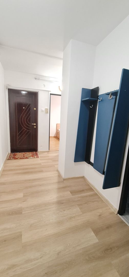 Apartament decomandat 2 camere cartier Tractorul mobilat utilat - Poză 12