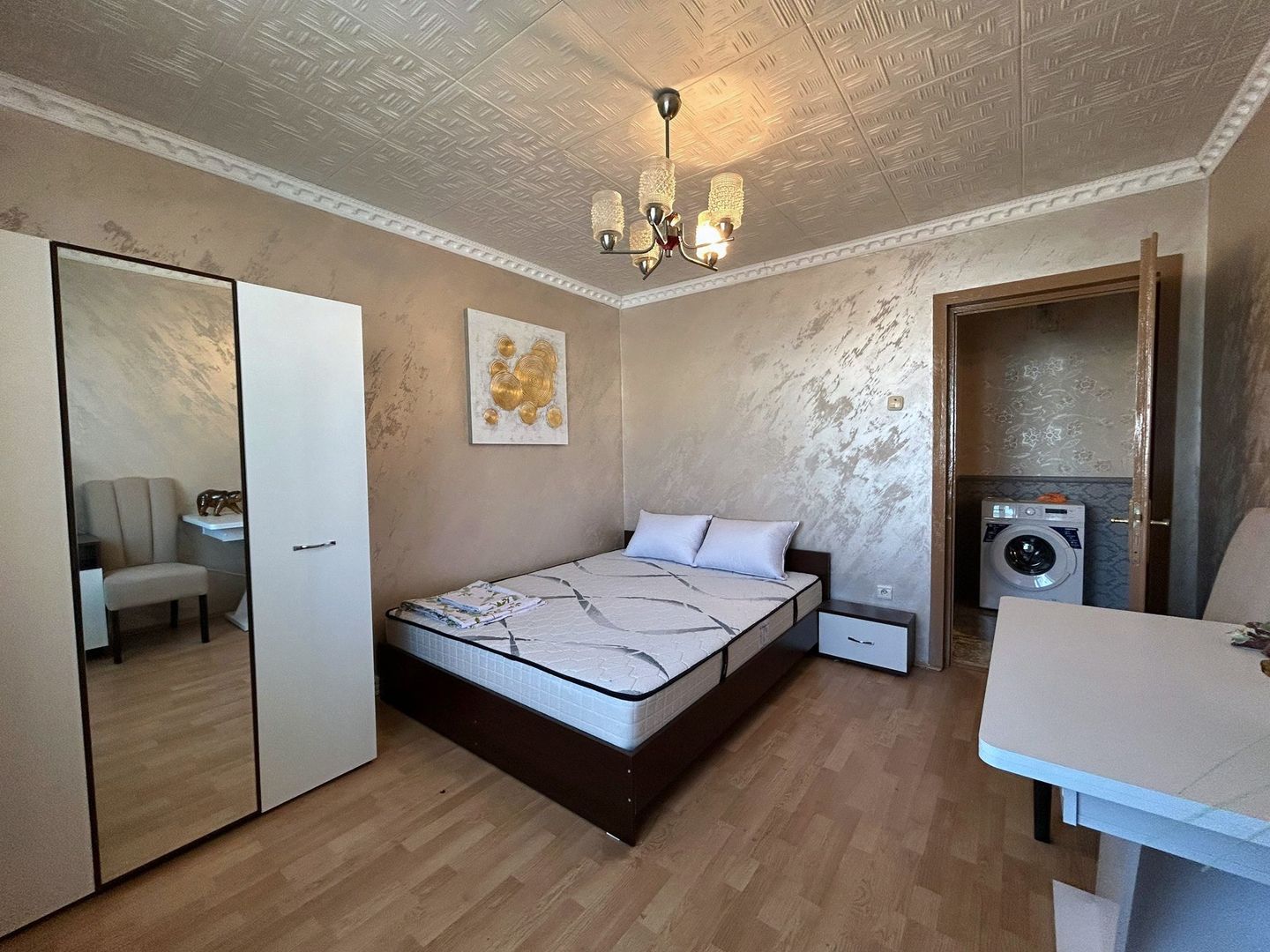 Apartament cu 3 camere  | 55 mp | Centru  |  Comison 0 - Poză 3