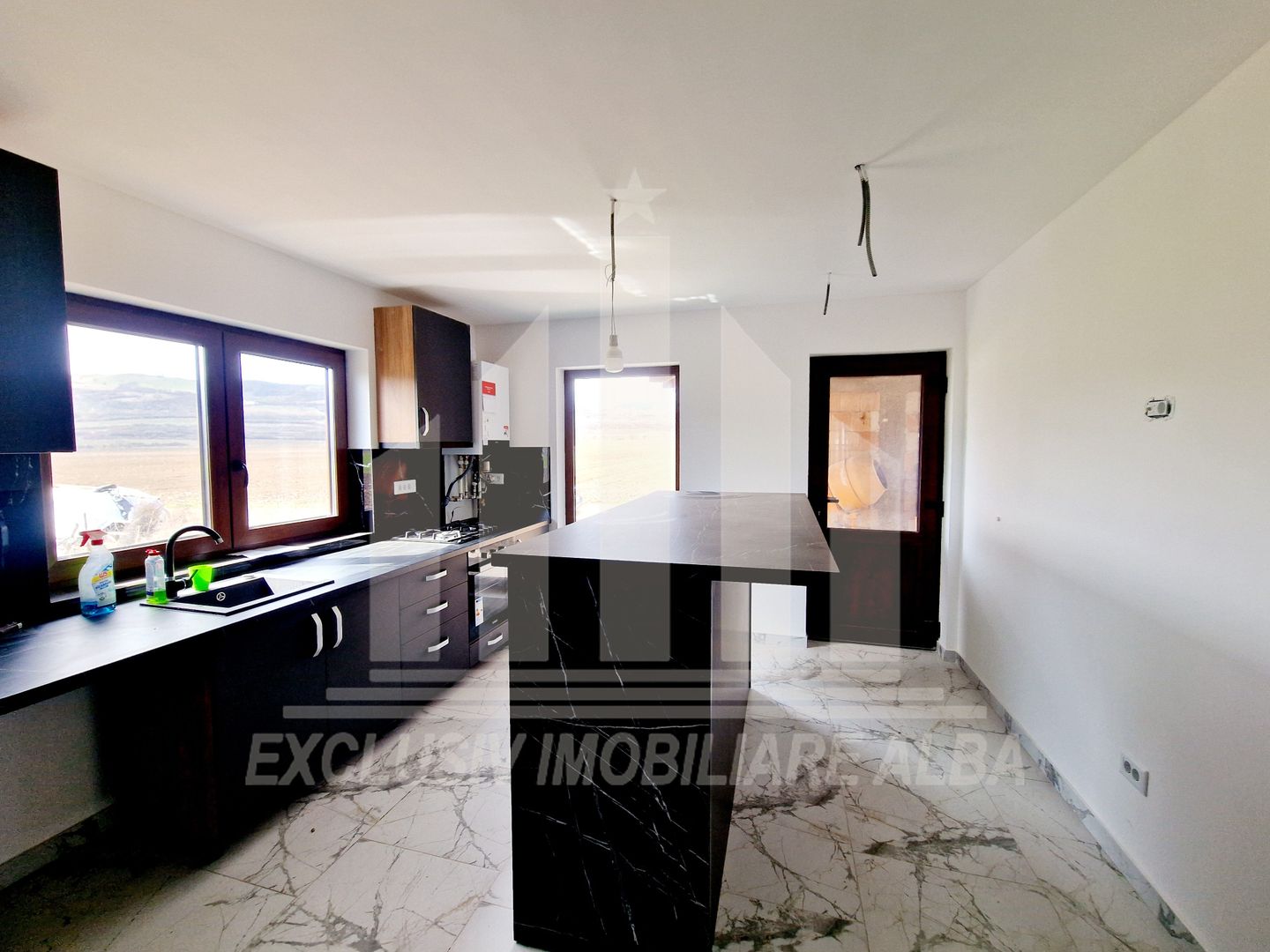 Casa de vazare in Sard, finisata la cheie - Poză 4