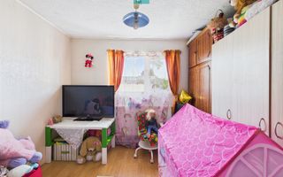 Casă cu 4 camere pe Bd. Laminorului – modernă și întreținută - Poză 12
