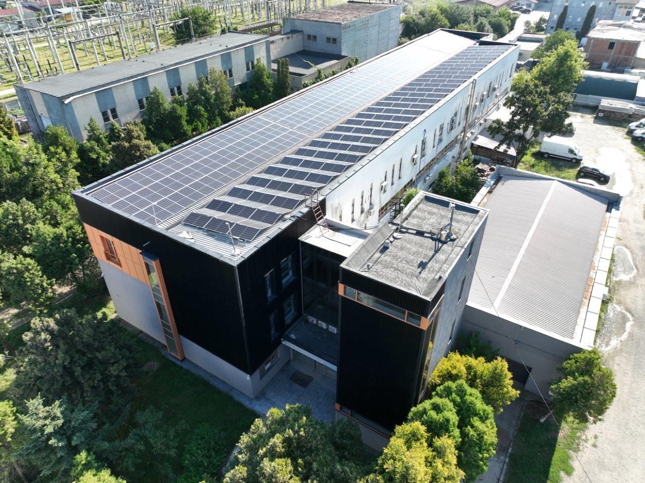 Cladire Birouri 3.420MP UTILI Teren 5.470MP Bulevardul Muncii 18 - Poză 2