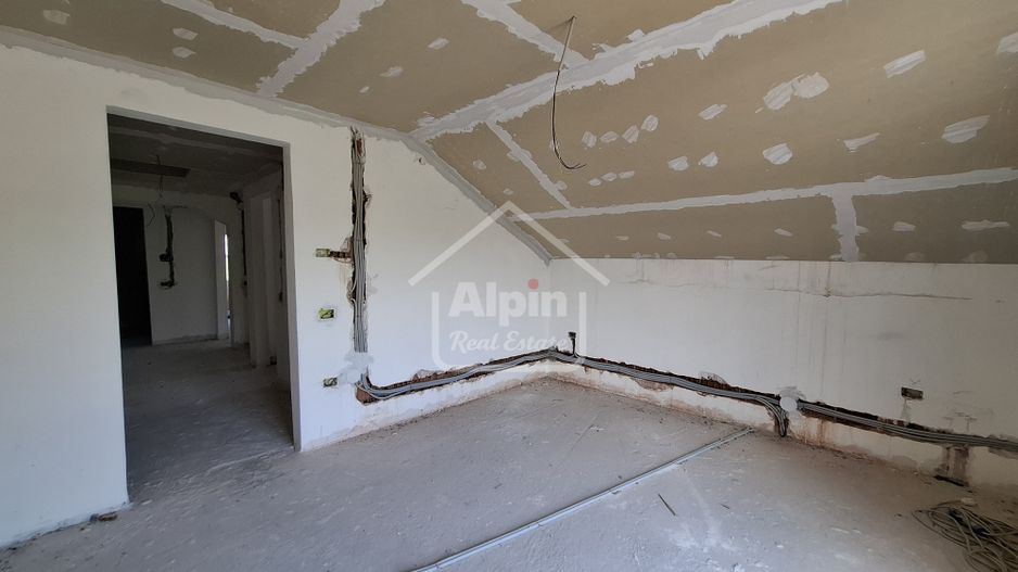 Duplex Zona Linistita Carpinis - Poză 12