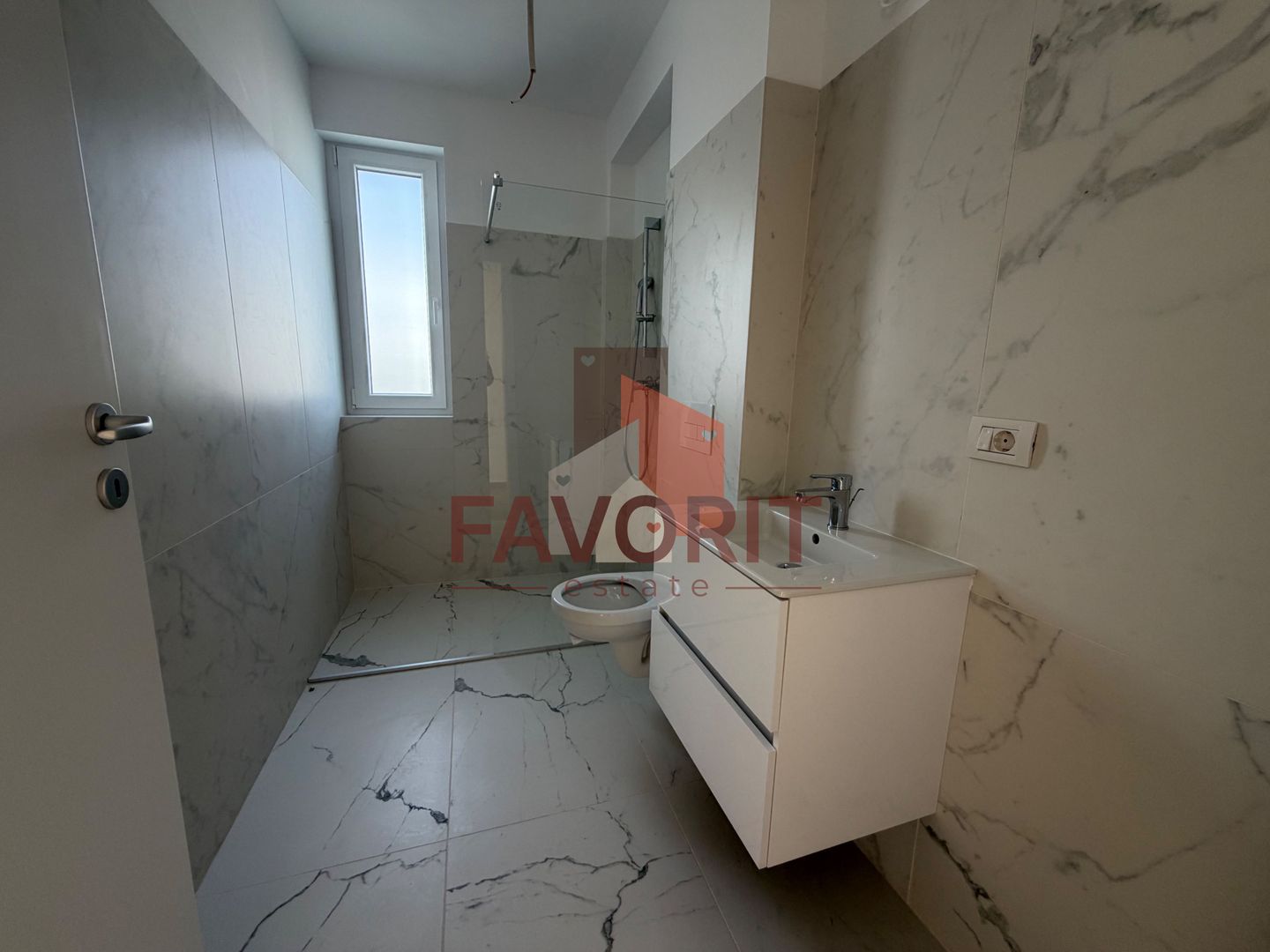 Zona Aradului. Terasa 42 mp. Loc de parcare. Comision 0%. - Poză 17