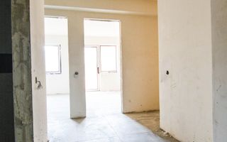 Apartament 3 camere cu terasa, gradina si parcare subterana si boxa - Poză 10