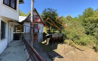 Vila de vanzare, teren 3100 mp, 7 camere, 6 grupuri sanitare, 3 CT, an 1997 - Poză 57