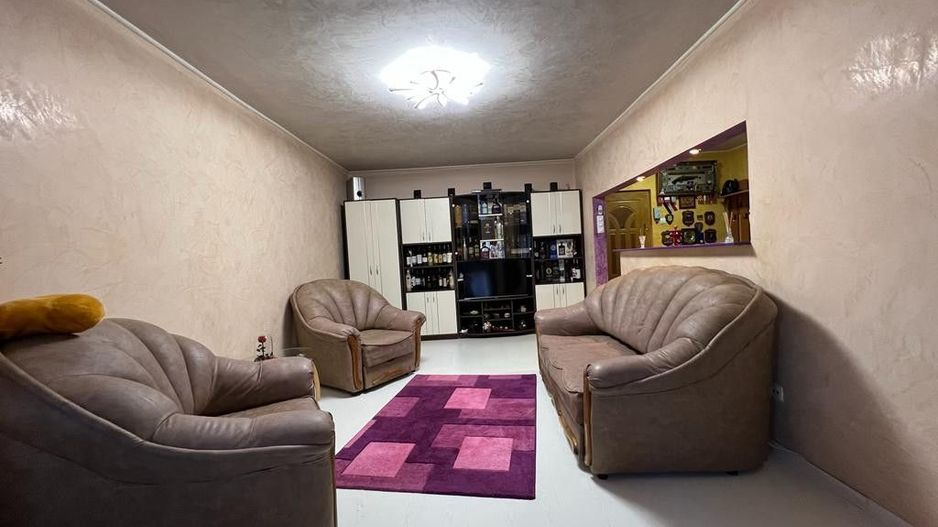 Tomis Nord - Apartament decomandat cu 2 camere, mobilat și utilat. - Poză 2