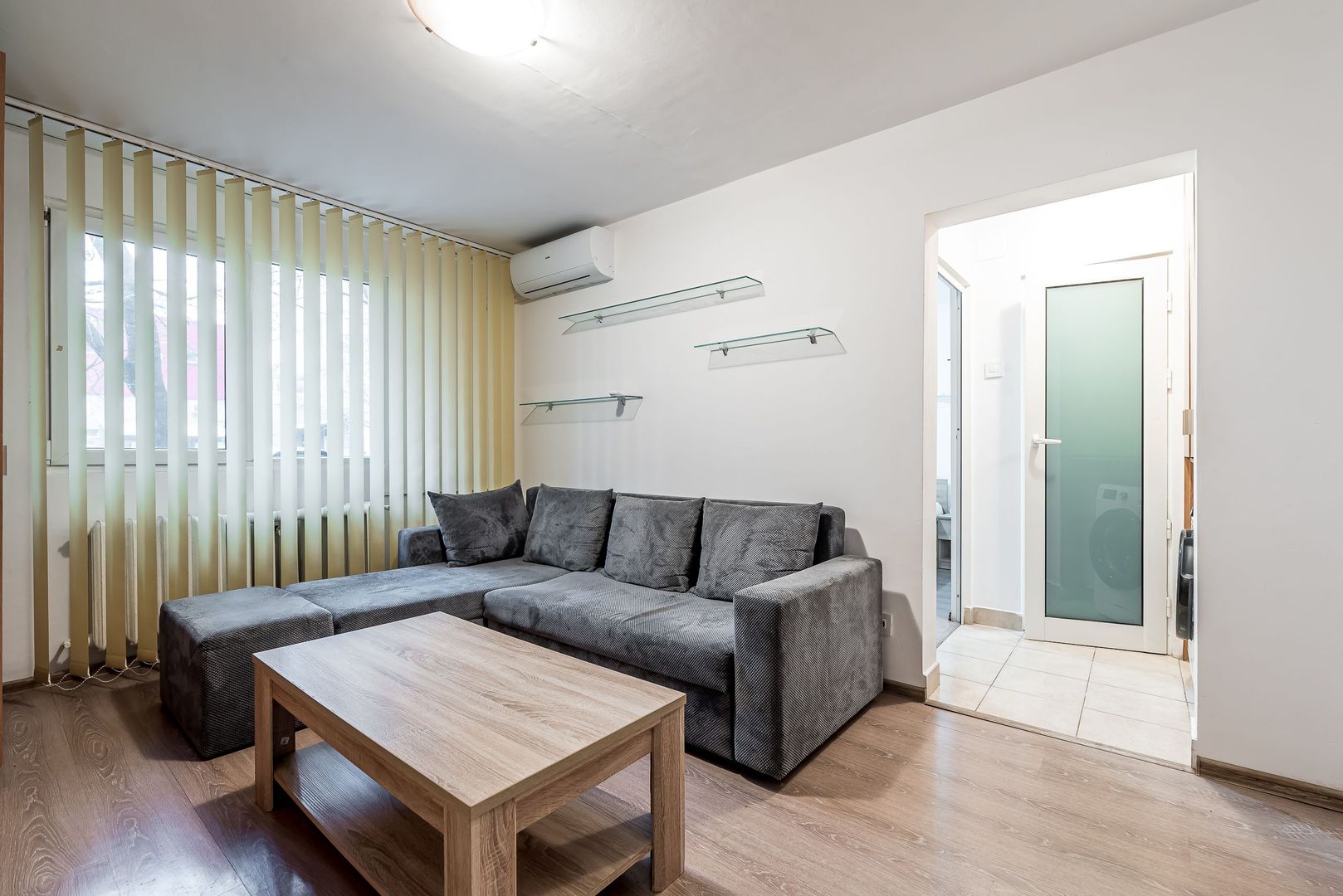 Apartament cu 2 camere, complet mobilat–Arad, zona Vlaicu, Str. Hațeg - Poză 1