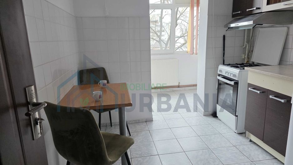 Inchiriez (garsoniera) Apartament 1 camera decomandat Nicolina - Poză 3