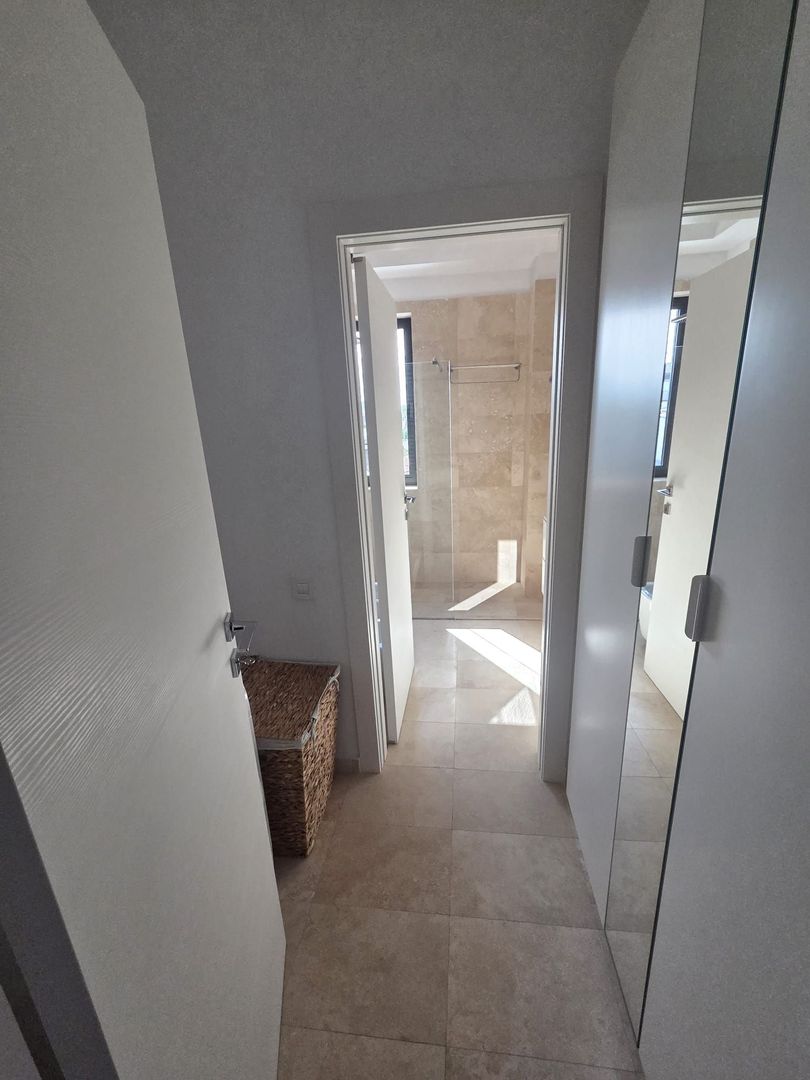 Penthouse 4 camere LUX, vedere parc Cazzavillan, 2 locuri parcare - Poză 12