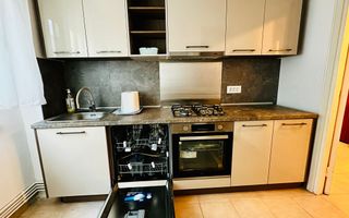 4 camere, 2 bai, centrala proprie - Poză 7