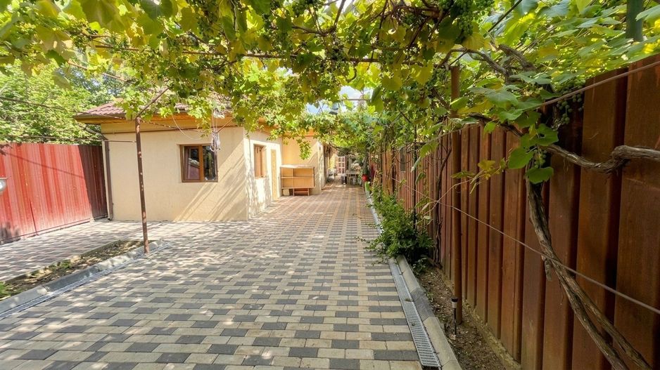 Casa 3 camere | 2 min Metrou Laminorului | Teren 241 mp | Renovata complet - Poză 1