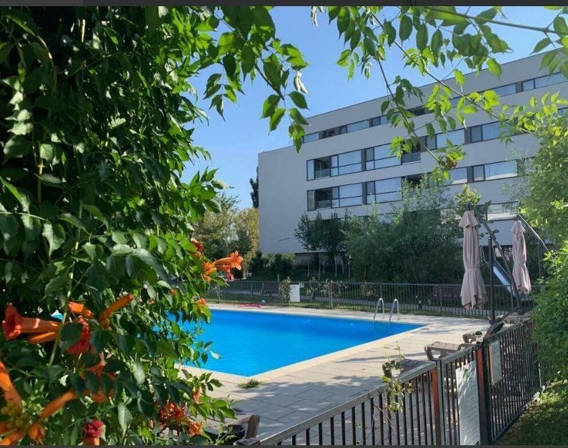 Închiriere apartament spațios 2 camere pretabil spatiu birou - Poză 2