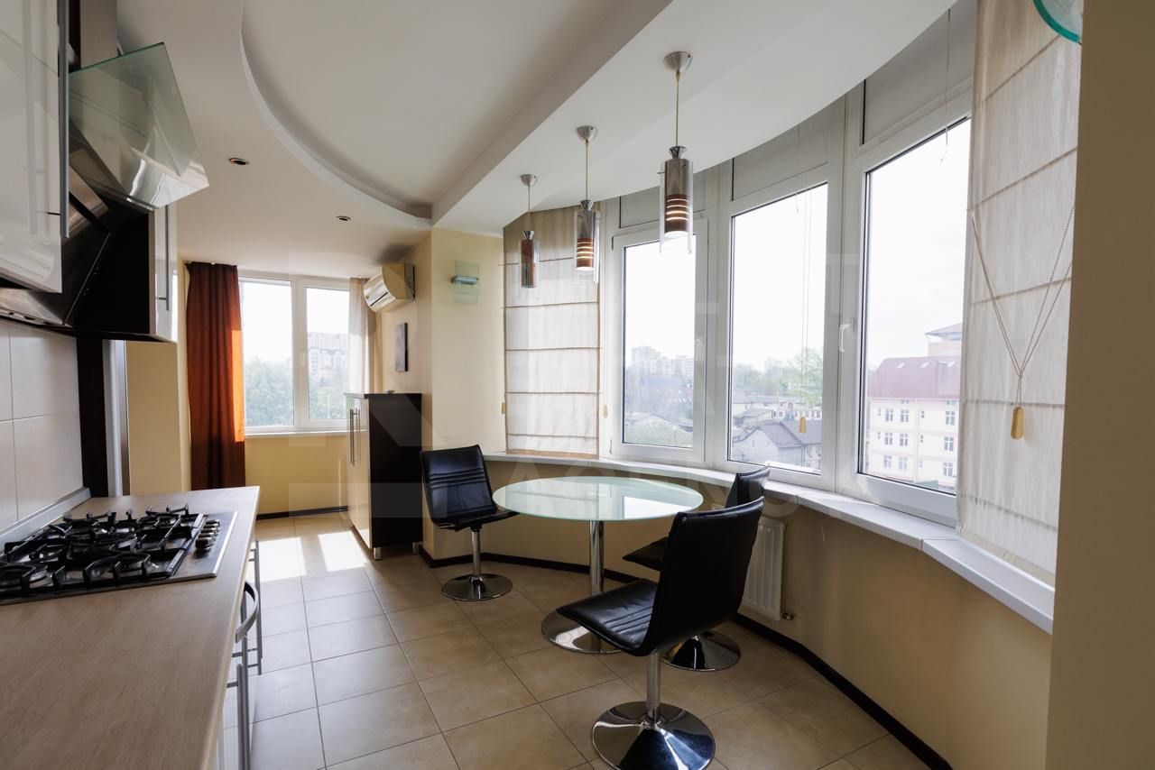 Vânzare, 3 dormitoare + living, str. Vasile Alexandri, Centru - Poză 6