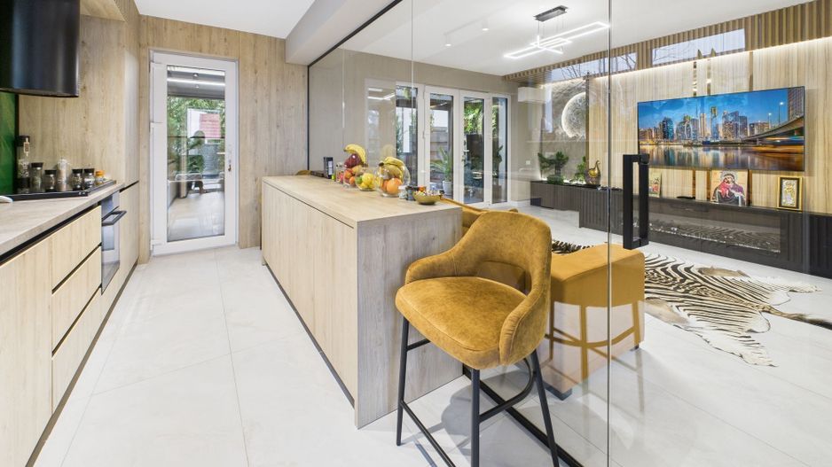 Casă modernă cu 5 camere, 4 băi și terasă închisă – Otopeni, central - Poză 13