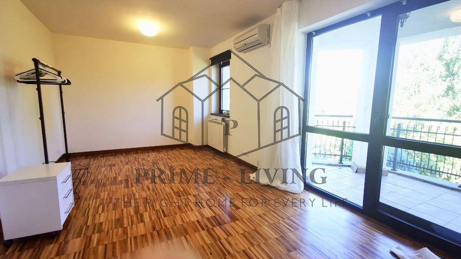 DE INCHIRIAT VILA CU 8 CAMERE, PISCINA SI GRADINA DE 1000MP IN PIPERA - Poză 7