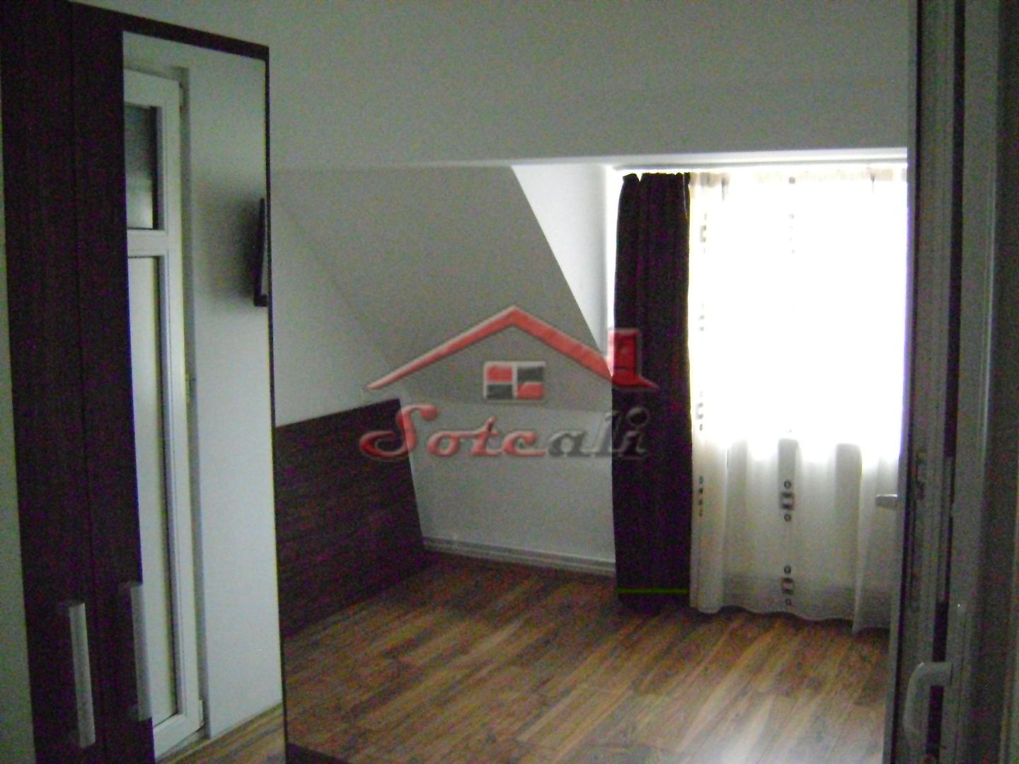Pensiune de vanzare P+E Busteni - central - Poză 8