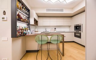 Apartament deosebit 4 camere complet mobilat si loc de parcare inclus - Poză 5