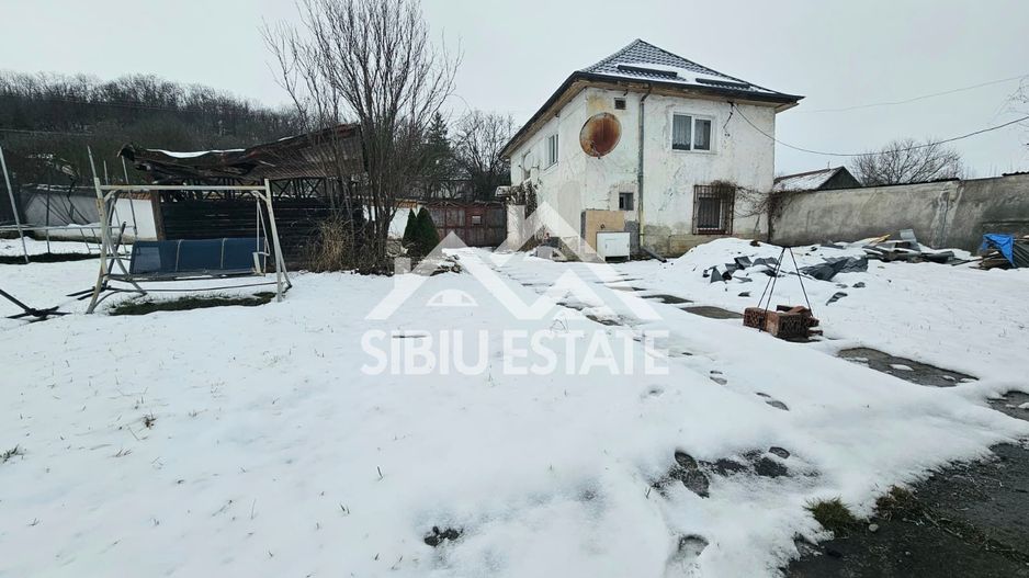Casa Sibiu la Nucet teren 2317mp - Poză 11