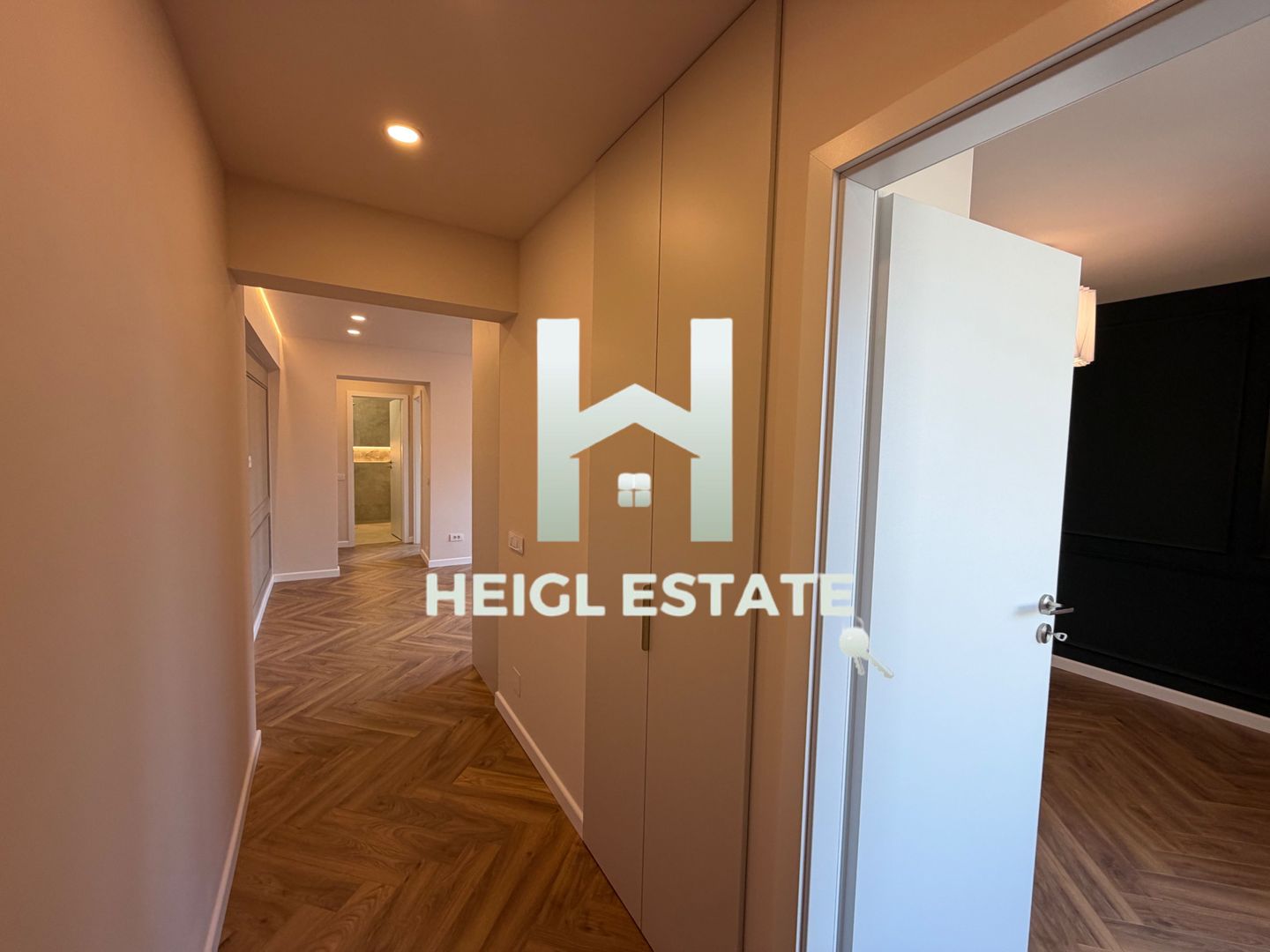Apartament deosebit cu 3 camere in Centrul Timisoarei - Poză 6