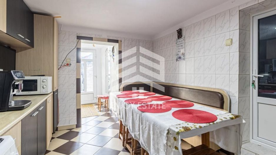 Casă individuală, vedere către Bucegi, la 300 m de Centru, Gară sau Cantacuzino - Poză 13