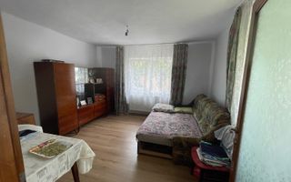 Oază de liniște aproape de Oradea | Casă renovată cu grădină și garaj - Poză 9