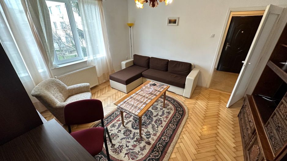 Apartament 2 camere P-ta 700 - Poză 1