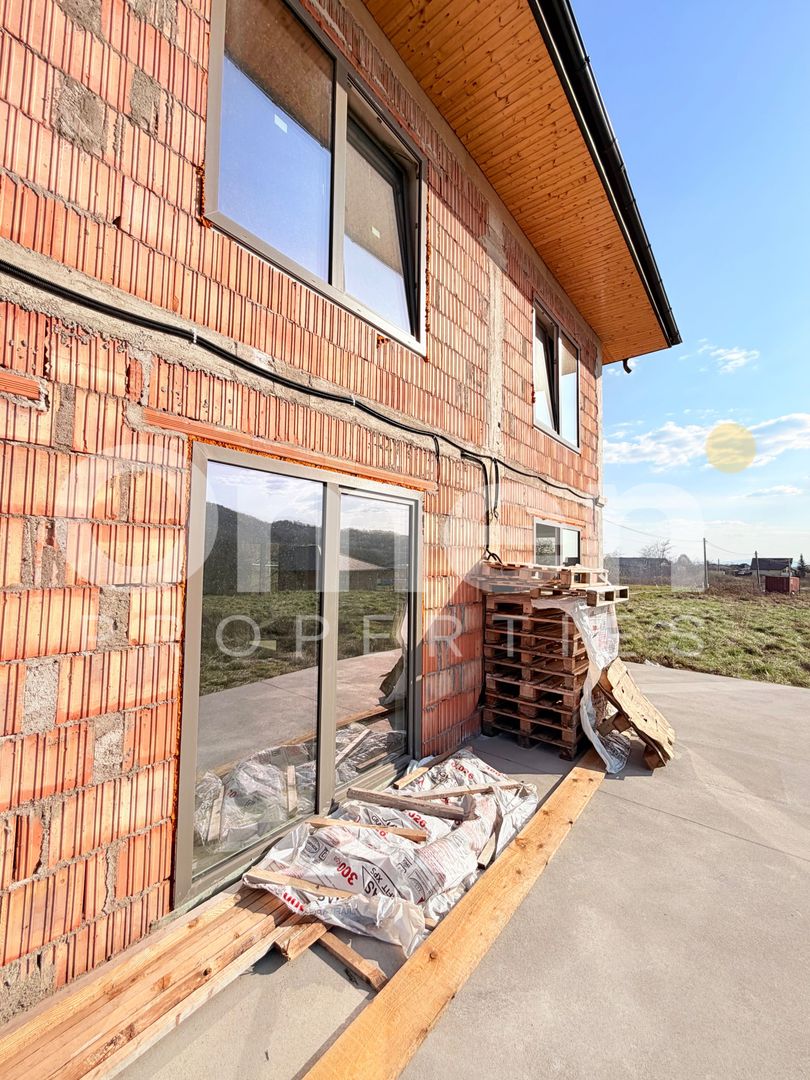 Casa de vanzare | Zona Drurelax | teren 19 ari - Poză 2