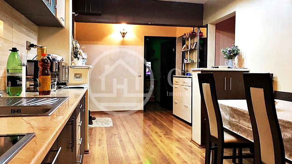 Apartament cu 4 camere de vanzare in Rogerius, Oradea - Poză 3