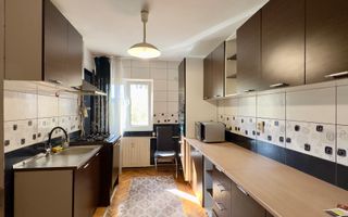 Apartament cu 3 camere, zona Scortarilor - Poză 1