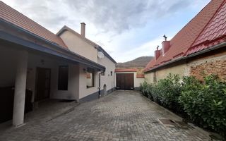 Casă complet renovată de vânzare în Amnaș – la doar 25 km de Sibiu! - Poză 2