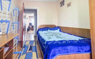 Apartament intim de 3 camere, complet mobilat și utilat + centrala - Poză 9