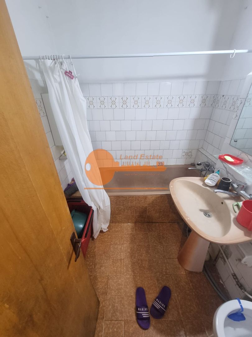 Apartament cu 3 camere in zona Crangasi - Poză 15