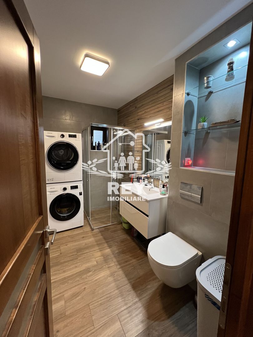 Casă de tip triplex la vânzare 6 camere /Șelimbăr /Secția 1 de Poliție - Poză 22