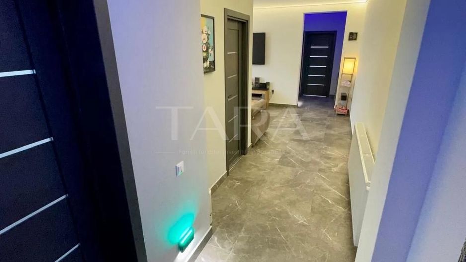 Apartament cu 3 camere, mobilat premium, parcare inclusă. - Poză 4