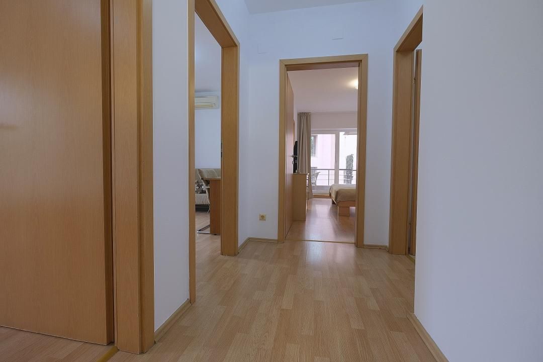 HERASTRAU, apartament deosebit, etaj 2 in bloc 2005 - Poză 13