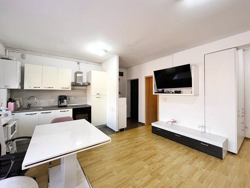 Apartament cu 3 camere, et 1, loc de parcare și spațiu de agrement, zona Lipovei - Poză 3