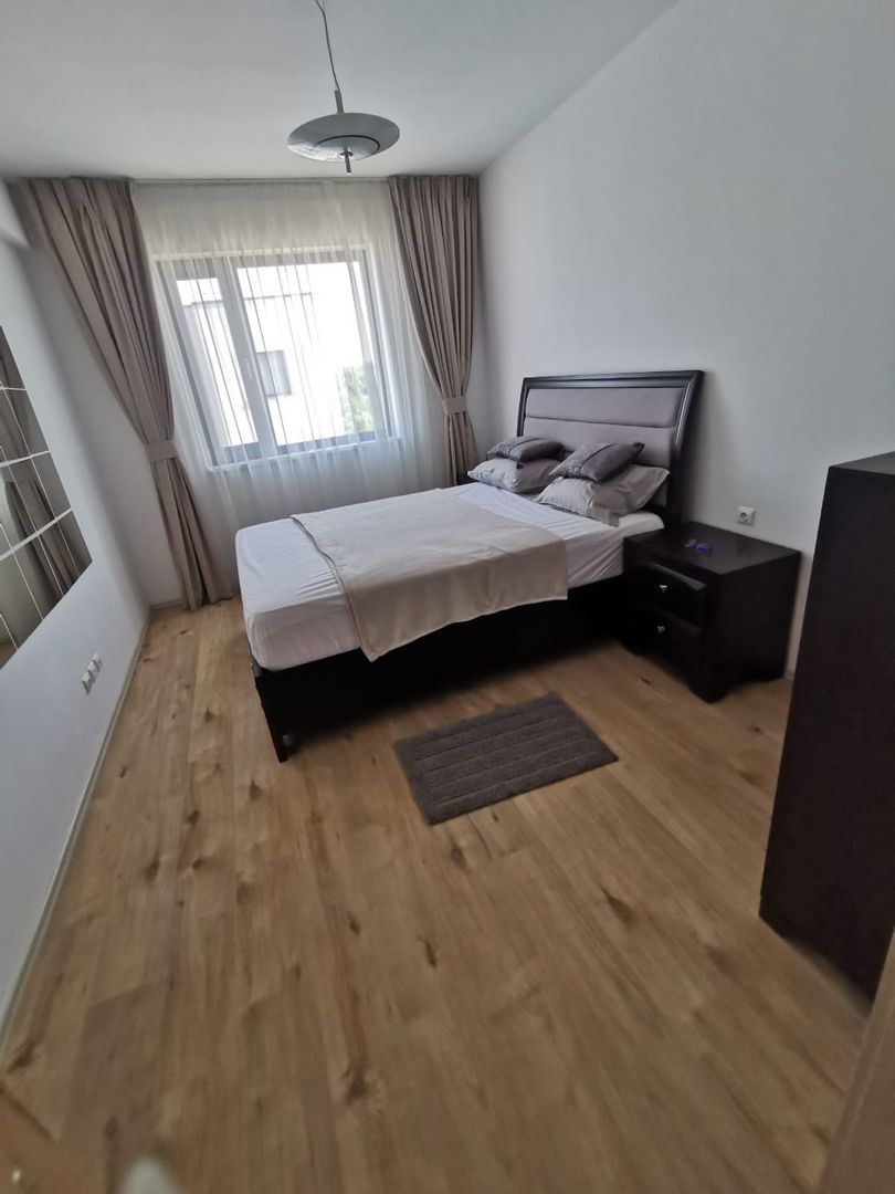 InInchiriere apartament 3 camere - Poză 1
