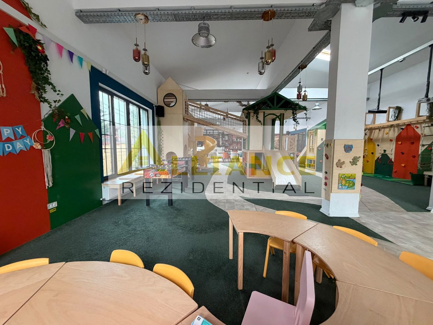RESTAURENT +N LOC DE JOACA - 1500MP TEREN - 1.850.000EUR - Poză 2