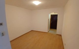 BRASADAS vinde garsoniera pe Ostrovului la PARTER. - Poză 5