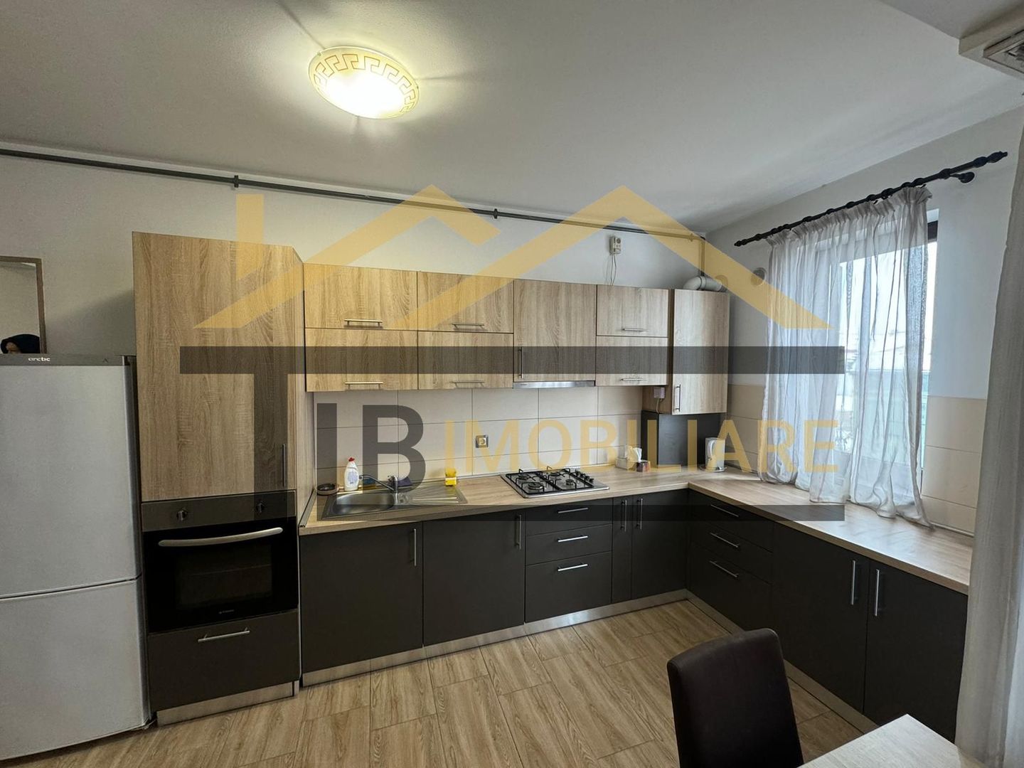 Apartament de 2 camere, 60 mp, parcare, Zona Centrala - Poză 4