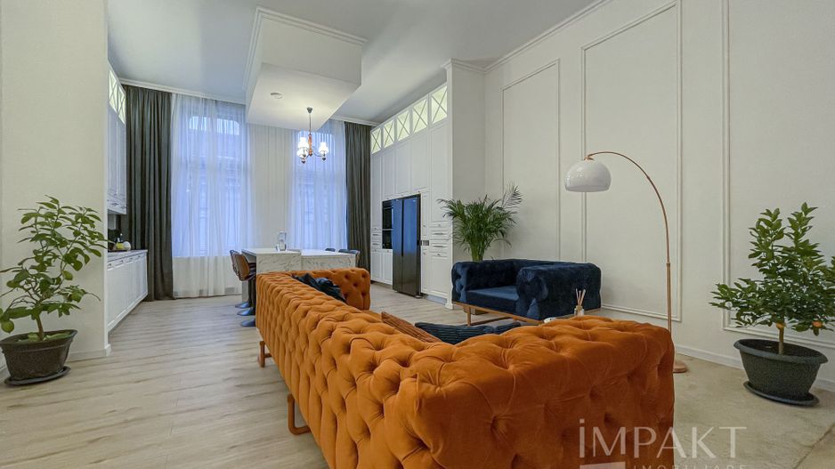 Apartament spectaculos cu 3 camere ultracentral - Poză 1